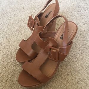 Brown wedges.